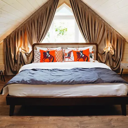 Chalet Glukhanivka Boutique